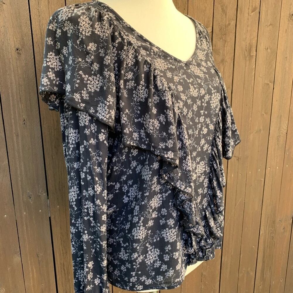 Hinge | Size Small Printed Ruffle Blouse - Picture 5 of 8
